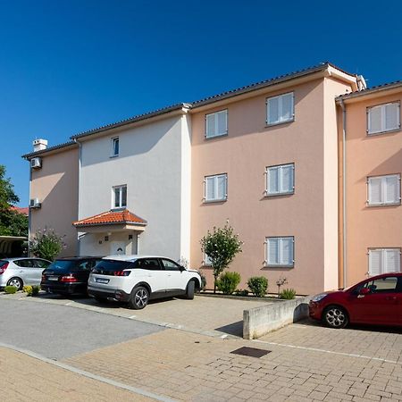 Apartments Crnekovic IV Baška Buitenkant foto