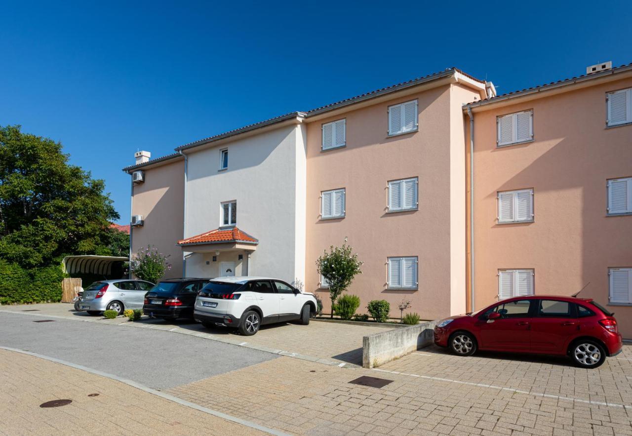 Apartments Crnekovic IV Baška Buitenkant foto