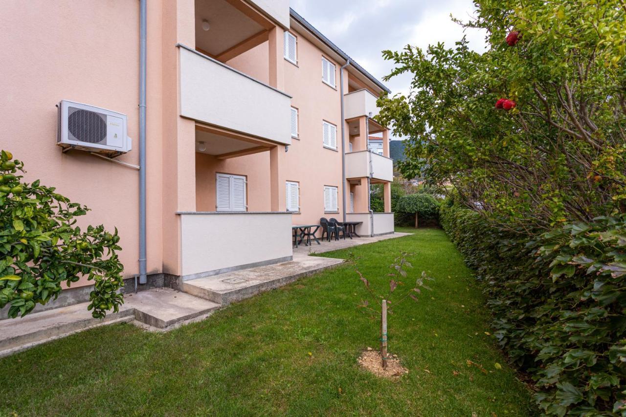 Apartments Crnekovic IV Baška Buitenkant foto