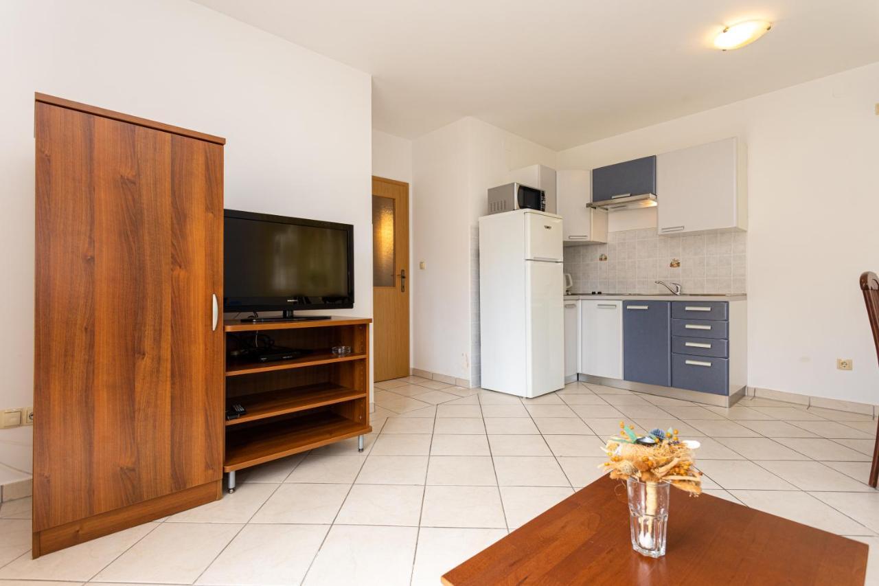 Apartments Crnekovic IV Baška Buitenkant foto