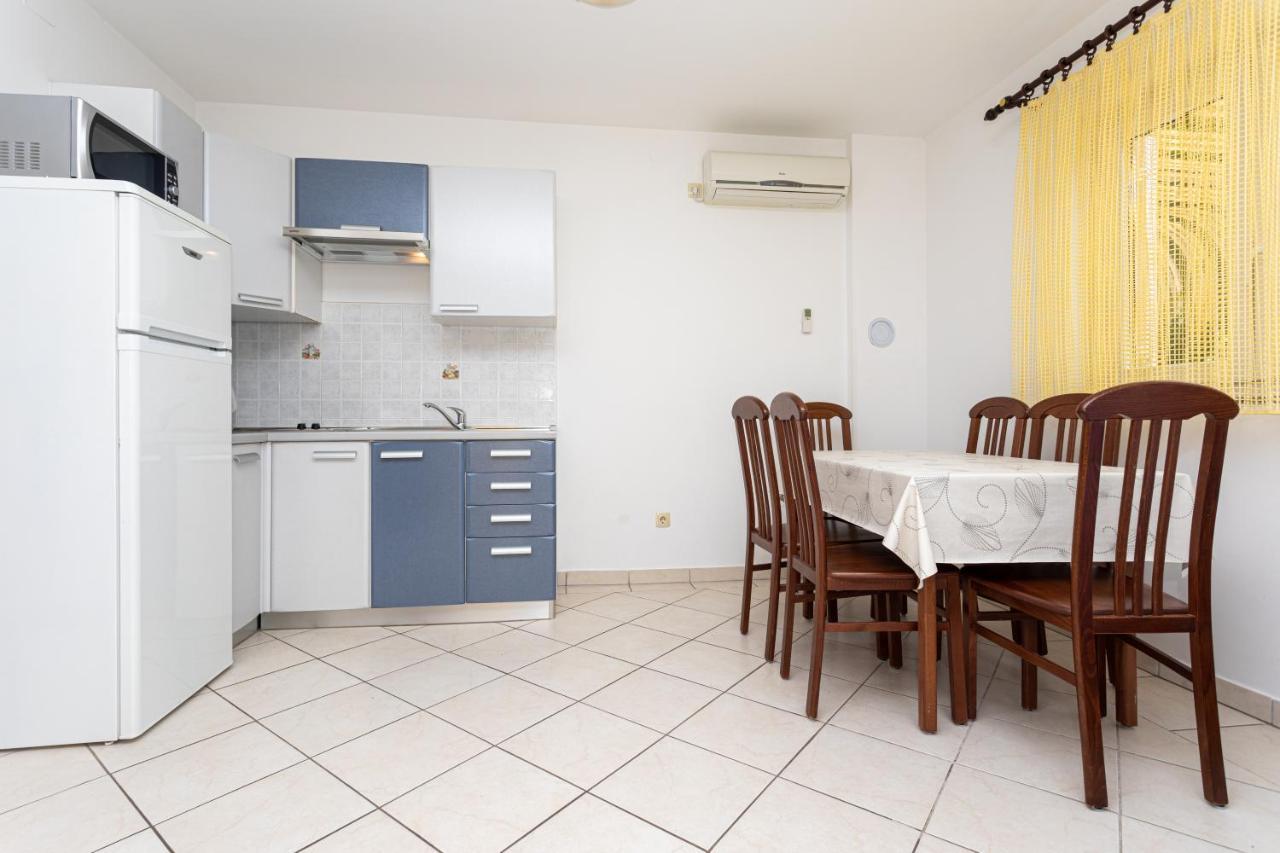 Apartments Crnekovic IV Baška Buitenkant foto