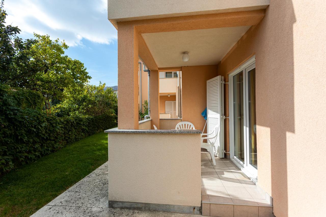 Apartments Crnekovic IV Baška Buitenkant foto