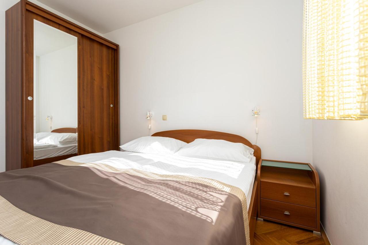 Apartments Crnekovic IV Baška Buitenkant foto