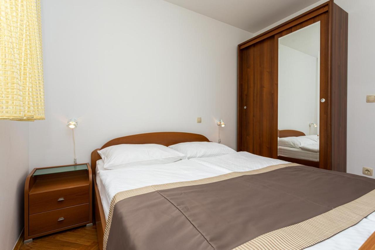 Apartments Crnekovic IV Baška Buitenkant foto