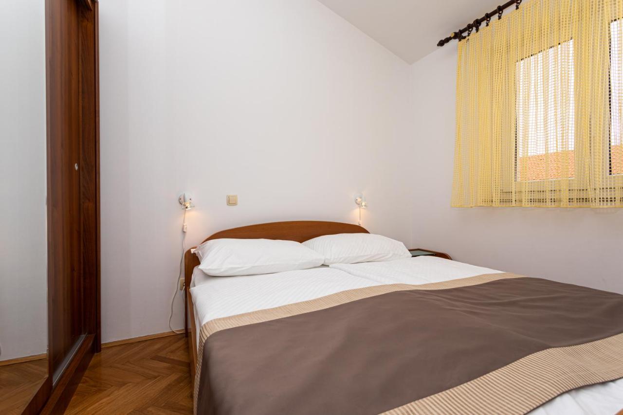 Apartments Crnekovic IV Baška Buitenkant foto