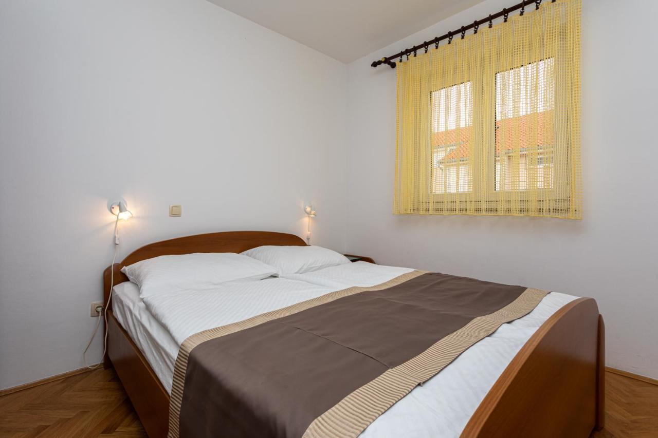 Apartments Crnekovic IV Baška Buitenkant foto