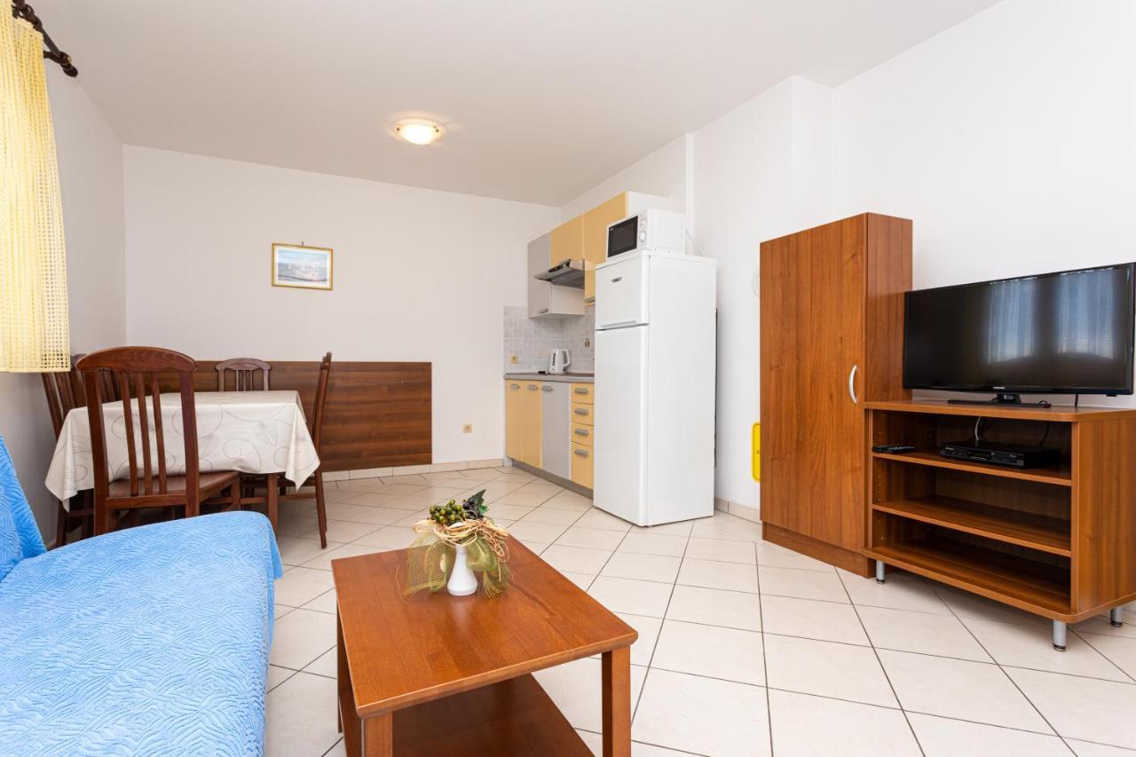 Apartments Crnekovic IV Baška Buitenkant foto