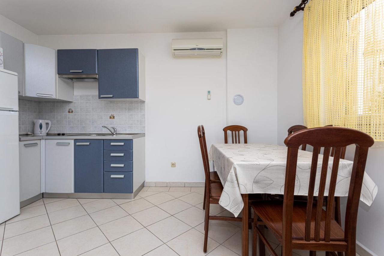 Apartments Crnekovic IV Baška Buitenkant foto