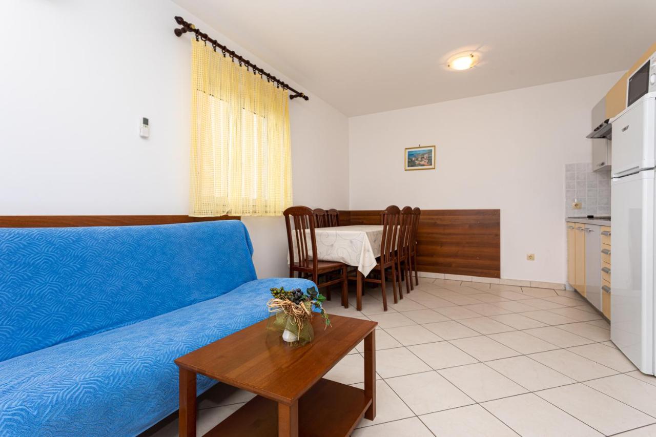 Apartments Crnekovic IV Baška Buitenkant foto