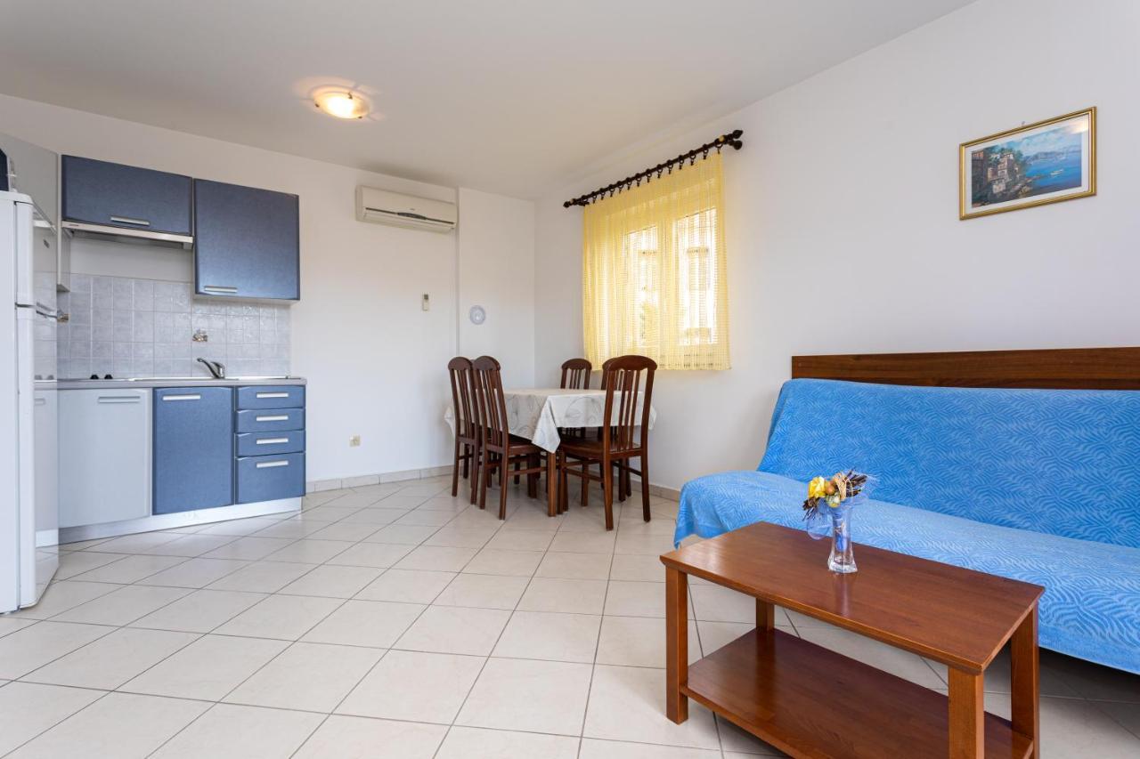 Apartments Crnekovic IV Baška Buitenkant foto